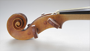 @copy; Nina Strugalla - Baroque violin after Jacobus Stainer, Absam 1668 # Body length 353mm | Vibrating string length 325mm